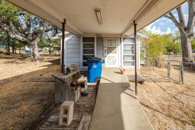 529 Avenue E, Poteet, TX 78065 - photo 6