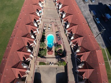 7312 Seawall Blvd unit 115, Galveston, TX 77551 - photo 2