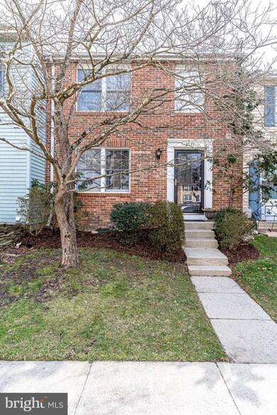 8639 Spring Creek Ct, Springfield, VA 22153 - photo 3