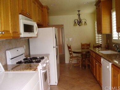 Beautiful ceramic tile flooring, granite counters 
