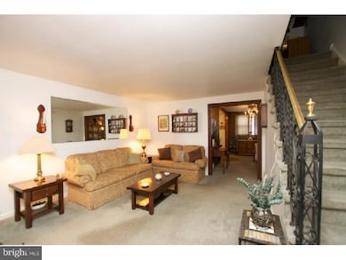 811 Surrey Ln, Glenolden, PA 19036 - photo 2