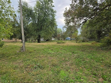 304 E 4th St, Urich, MO 64788 - photo 3