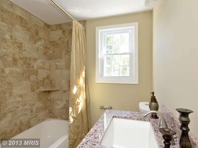 948 Foxridge Ln, Essex, MD 21221 - photo 6