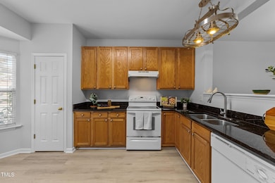 29 Edgebrook Cir, Durham, NC 27703 - photo 6