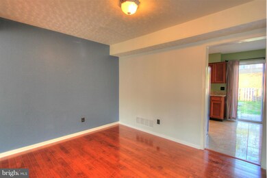 5811 Richardson Mews Square, Halethorpe, MD 21227 - photo 7