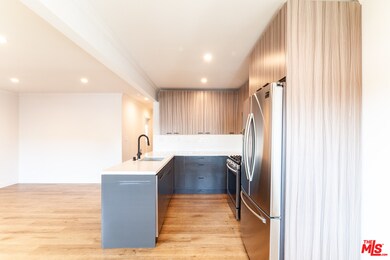 4865 Saint Elmo Dr unit 4, Los Angeles, CA 90019 - photo 4