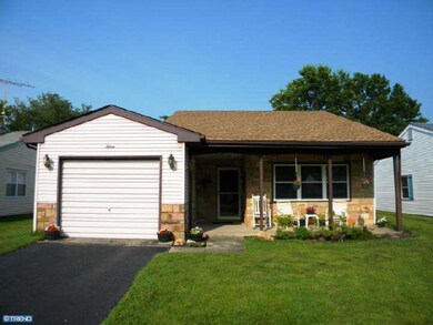 15 Chesterfield Ct, Southampton, NJ 08088 - photo 2