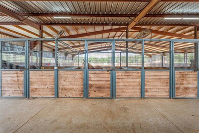 3113 Rock Creek Rd, Mineral Wells, TX 76067 - photo 4