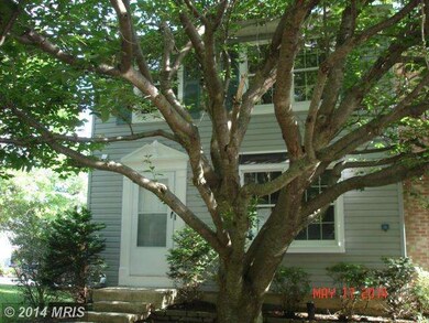 8651 Rising Creek Ct, Springfield, VA 22153 - photo 2