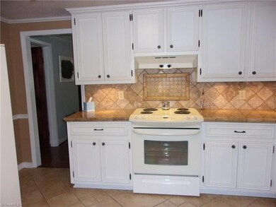 327 Mcknight St, Asheboro, NC 27203 - photo 4