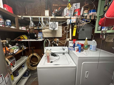 689 4th St NW, Linton, IN 47441 - photo 7