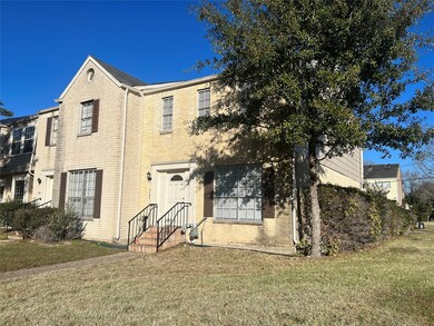 5788 Maple Hill Dr, Houston, TX 77088 - photo 2