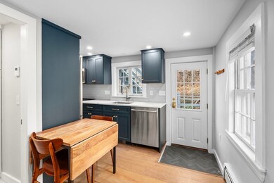 239 Washington St unit 3, Marblehead, MA 01945 - photo 5