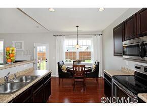 Eating Area off kitchen