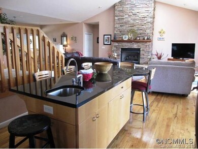 Kitchen to GR
