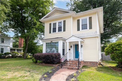 View of front of house featuring a front lawn