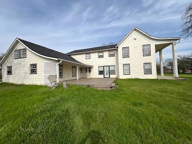 803 E 3rd St, Springtown, TX 76082 - photo 2