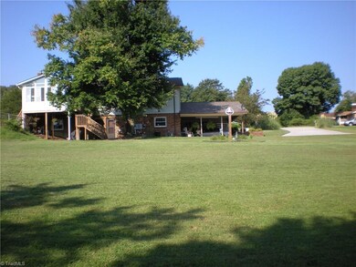 4905 Newkirk Dr, Greensboro, NC 27407 - photo 3