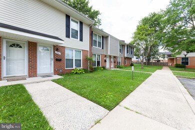 11563 Laurelwalk Dr, Laurel, MD 20708 - photo 2