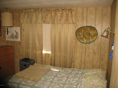 5562 Circle Z Guest Bedroom (2)