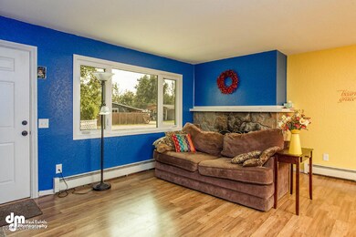 Living Room_6882-SMALL