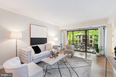 2045 Royal Fern Ct unit 12B, Reston, VA 20191 - photo 2