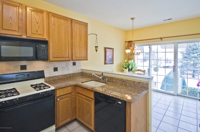 6 Kitchen.jpg