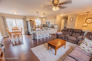 1218 Hunters Woods Dr, East Stroudsburg, PA 18301 - photo 4