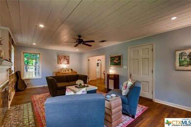 801 W San Antonio St, San Marcos, TX 78666 - photo 4