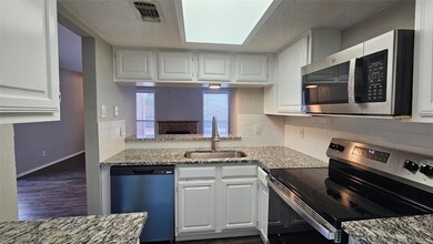 2117 Park Willow Ln unit C, Arlington, TX 76011 - photo 4