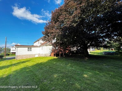 639 E Grant St, Olyphant, PA 18447 - photo 4