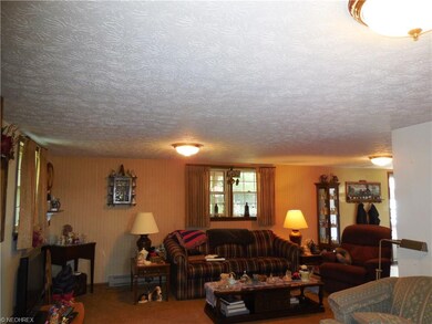 Large  Family room great for entertaining.