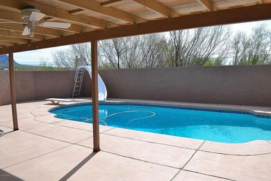 PRIVATE DIVING POOL