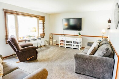 250 Walnut Ln, Crown Point, IN 46307 - photo 6