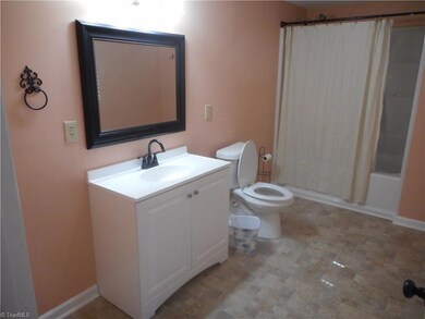 1660 NE Ashley School Cir, Winston Salem, NC 27105 - photo 5