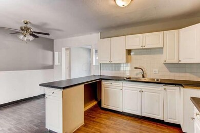 4646 Dundee Ave Columbus OH-small-008-00