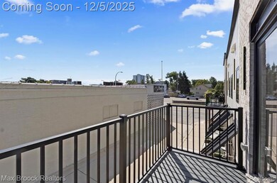 105 Laurel Ct unit C, Royal Oak, MI 48067 - photo 4