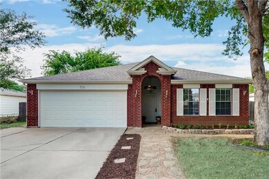 916 Greenbend Dr, Denton, TX 76210 - photo 2