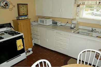 2728 45th St, Des Moines, IA 50310 - photo 6