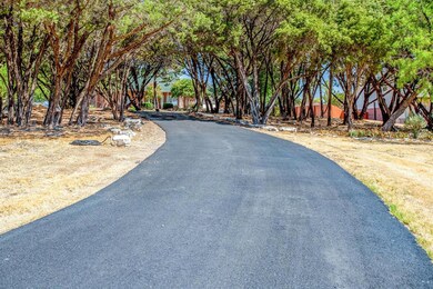 2208 Tanton Sound Ct, Granbury, TX 76049 - photo 2