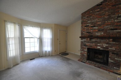 3633 SW Eveningside Dr, Topeka, KS 66614 - photo 5