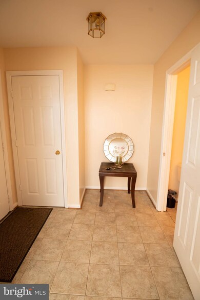 7 Kellys Ct, Windsor Mill, MD 21244 - photo 3