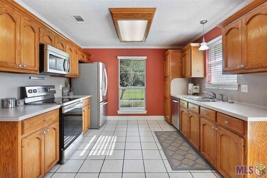 3672 N Cedar St, Zachary, LA 70791 - photo 2