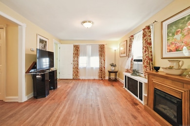 411 Long Hill Rd, Groton, CT 06340 - photo 4