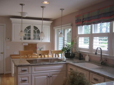 19 Hawthorne Village Rd unit U352, Nashua, NH 03062 - photo 4