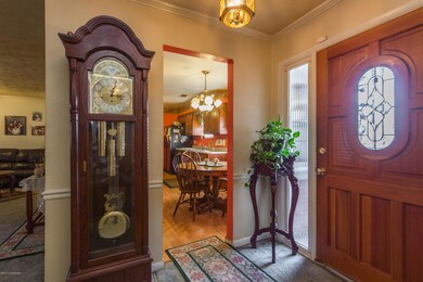 6103 Apex Dr, Louisville, KY 40219 - photo 3