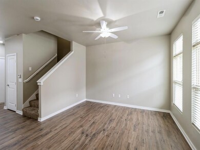 316 SW 6th St unit 106, Des Moines, IA 50309 - photo 2