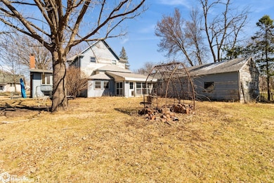 820 C Ave, Nevada, IA 50201 - photo 5