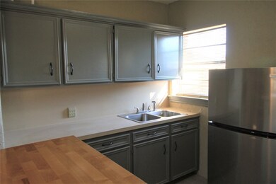 7526 Moline St, Houston, TX 77087 - photo 5