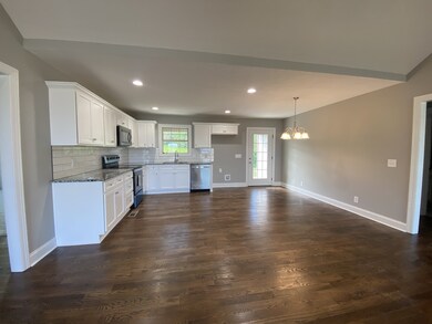 230 Jordan Ave, Shelbyville, TN 37160 - photo 4